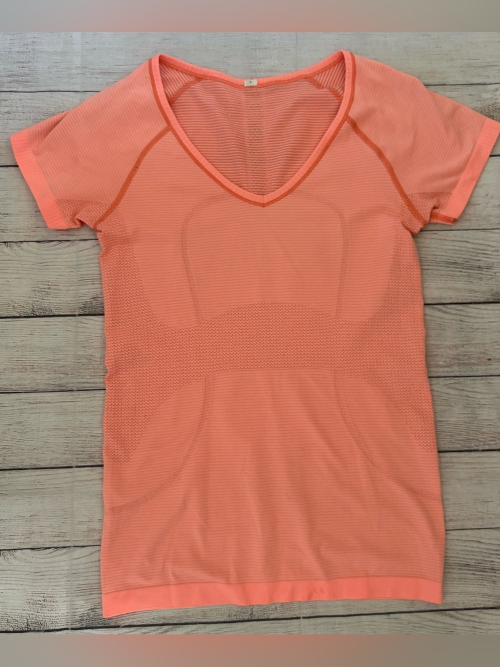 LULULEMON Short Sleeve Swiftly Size 6